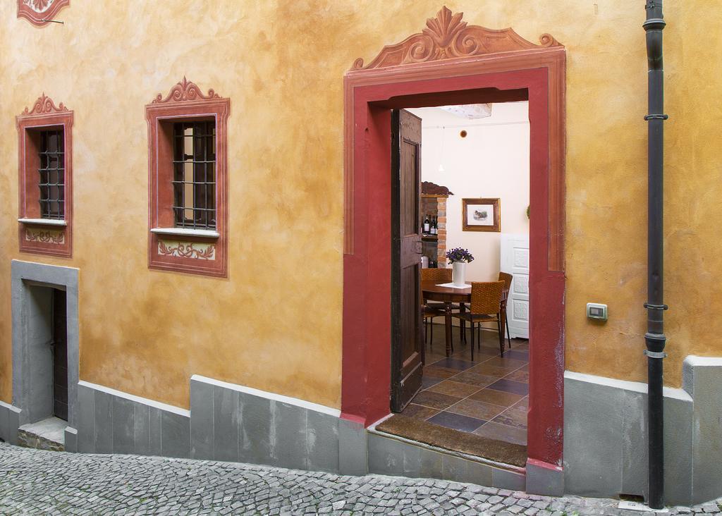 Dimora I Manichei Otel Monforte dʼAlba Dış mekan fotoğraf