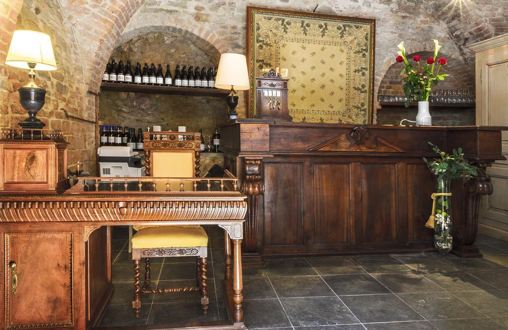 Dimora I Manichei Otel Monforte dʼAlba Dış mekan fotoğraf